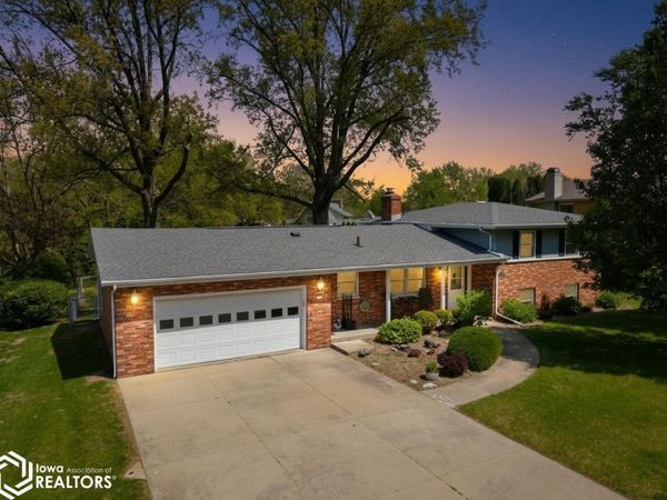 2710 Clearview Drive, Burlington, IA 52601