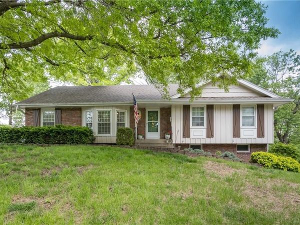 6807 NW Birch Lane, Kansas City, MO 64151