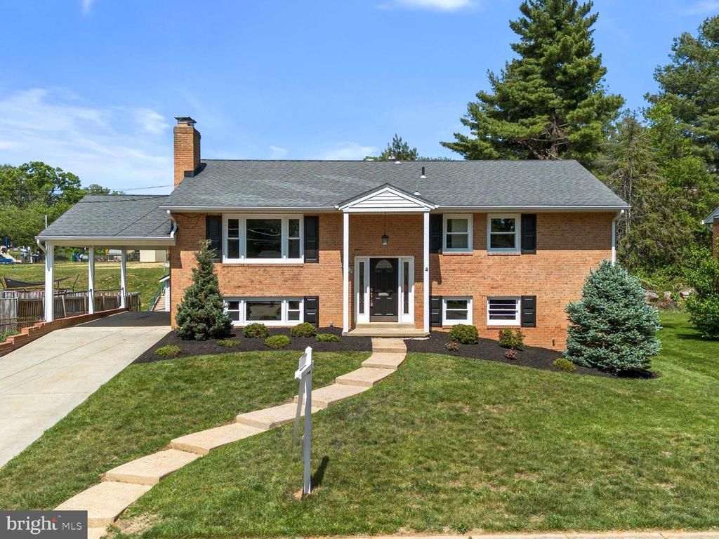 7530 Fairwood Lane, Falls Church, VA 22046 Main Photo