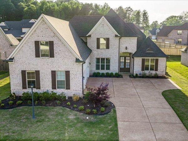 5127 LAWRENCEBURG LN E, Lakeland, TN 38002