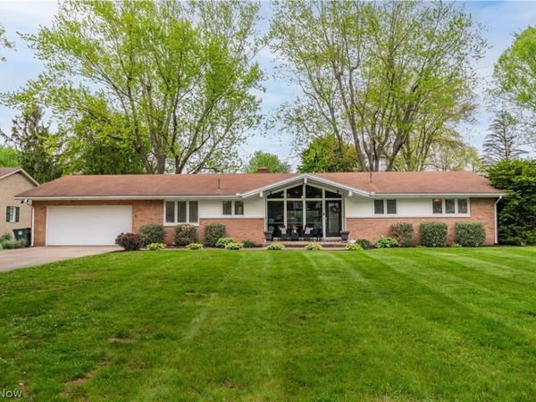 1331 Buena Vista Street NE, Canton, OH 44714