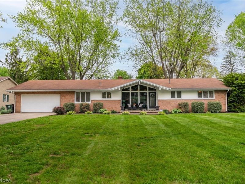 1331 Buena Vista Street NE, Canton, OH 44714 Photo 1