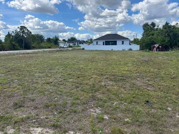 2918 10th ST W, LEHIGH ACRES, FL 33971