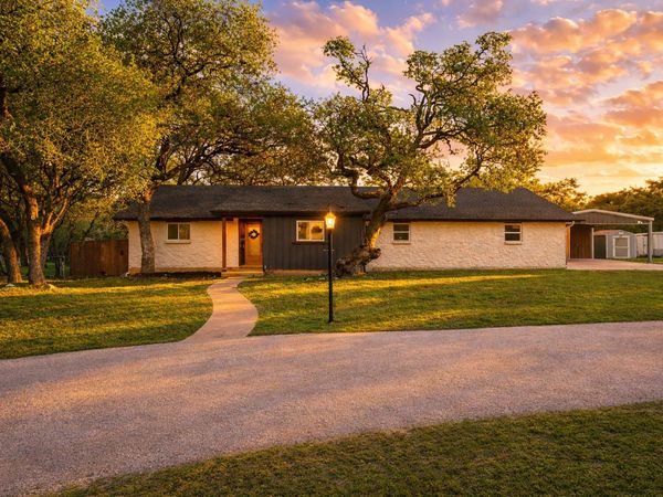 806 Serenada DR, Georgetown, TX 78628