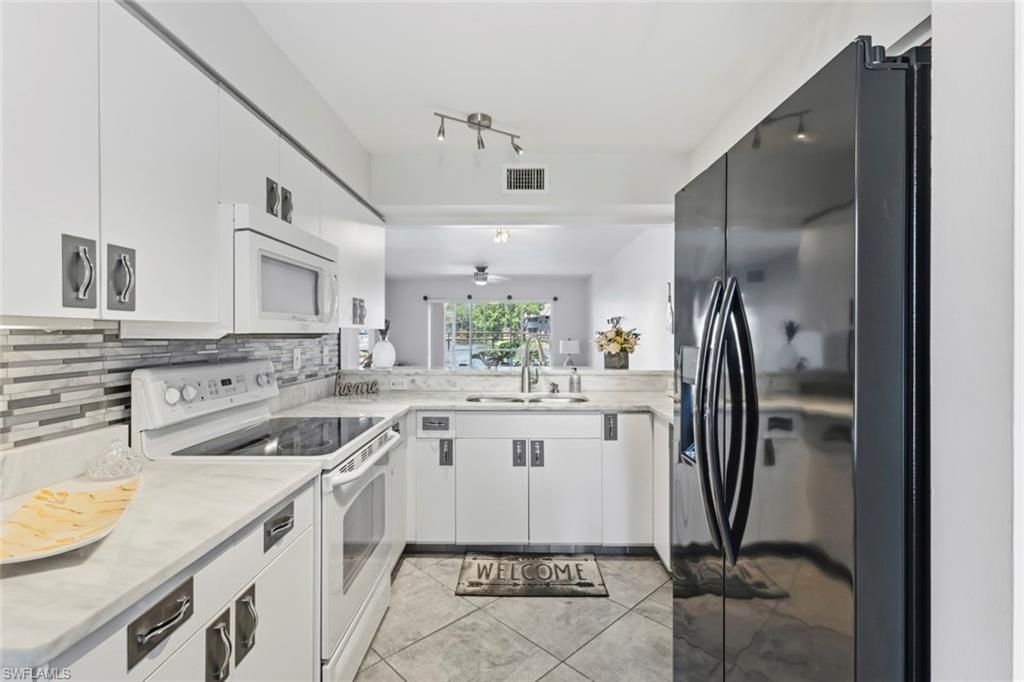 162 Pebble Shores Dr, Unit 101, Naples, FL 34110 Photo