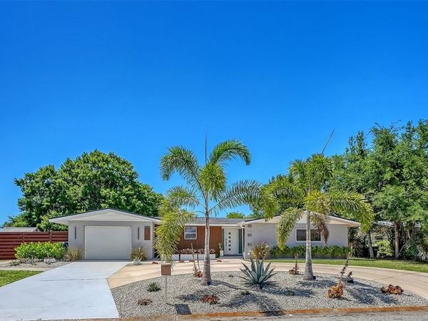 2614 CROTON AVENUE, SARASOTA, FL 34239