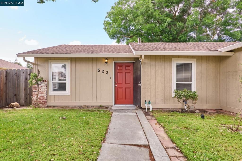 523 Robert Ave, Ripon, CA 95366 Main Photo