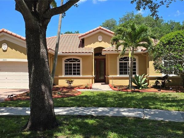 2823 Poinciana Cir , Cooper City, FL 33026