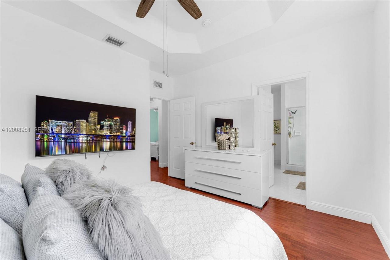 2406 NE 41st Pl , Homestead, FL 33033 Photo