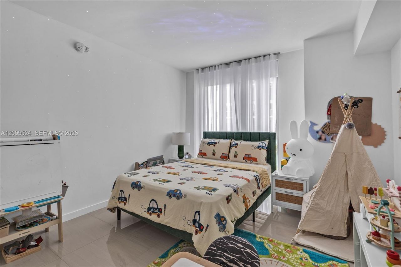 31 SE 6th St , Unit 702, Miami, FL 33131 Photo