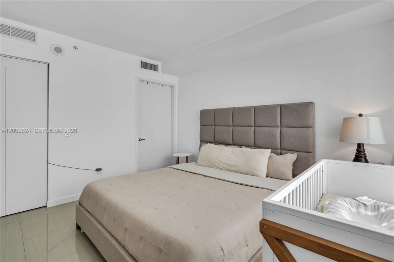 31 SE 6th St , Unit 702, Miami, FL 33131 Photo