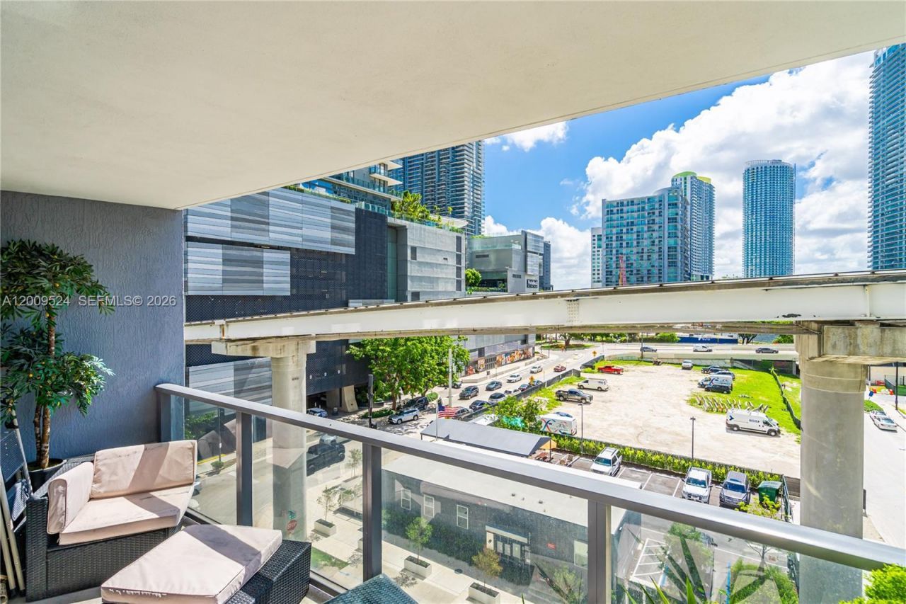 31 SE 6th St , Unit 702, Miami, FL 33131 Photo