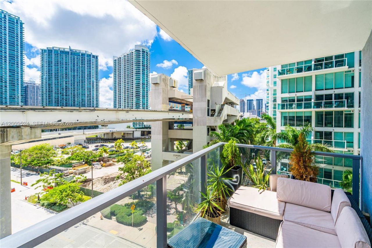 31 SE 6th St , Unit 702, Miami, FL 33131 Photo