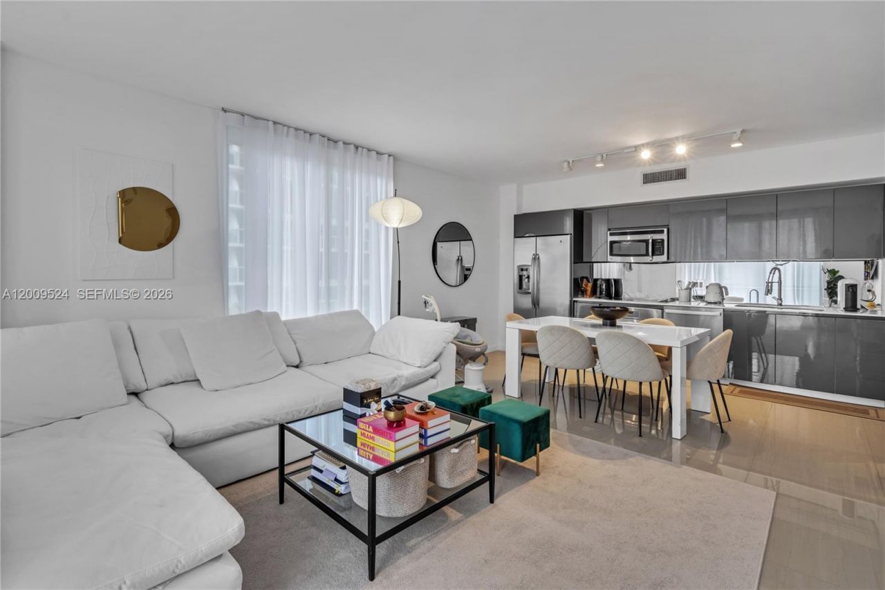 31 SE 6th St , Unit 702, Miami, FL 33131 Photo