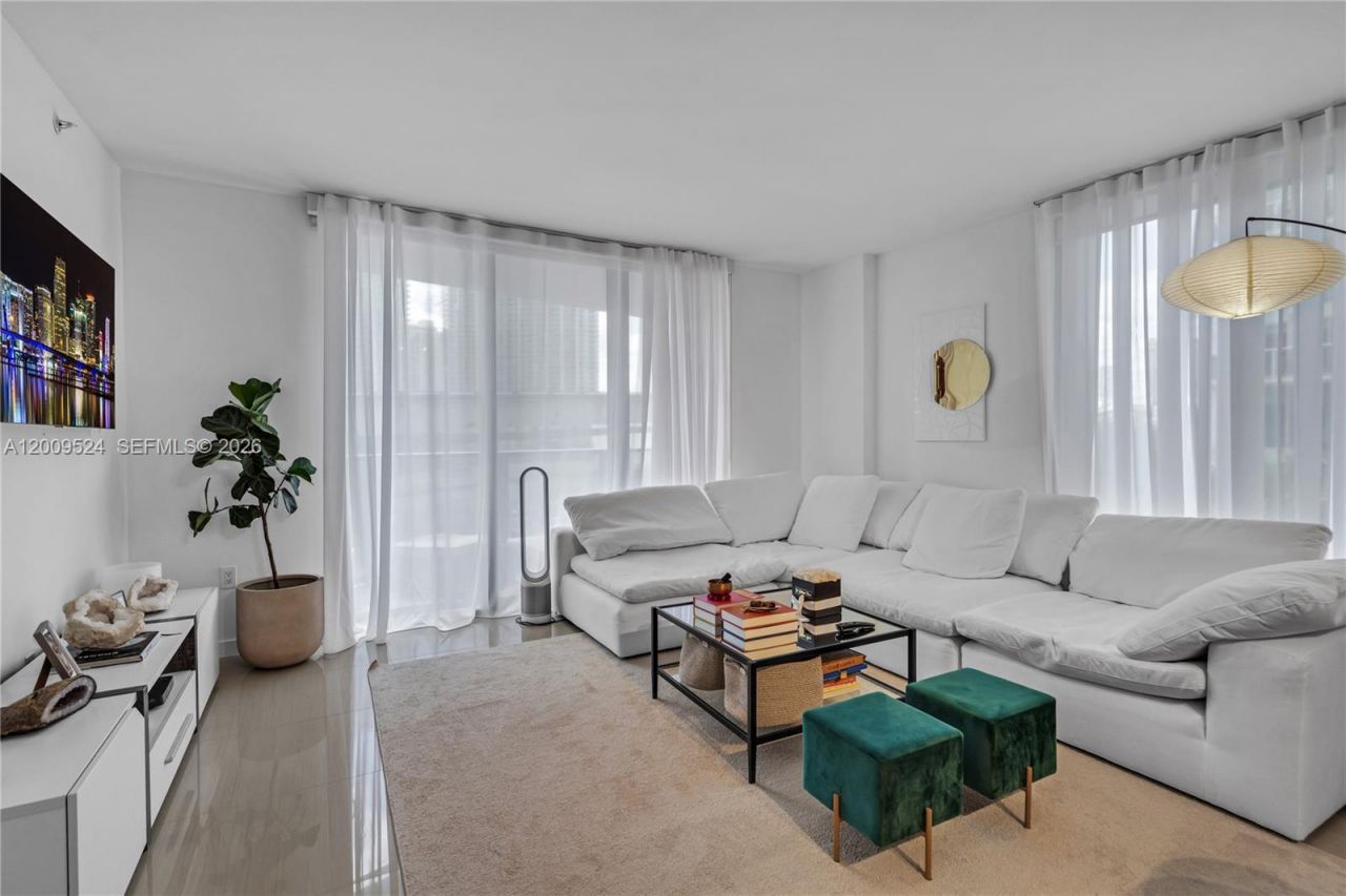 31 SE 6th St , Unit 702, Miami, FL 33131 Photo