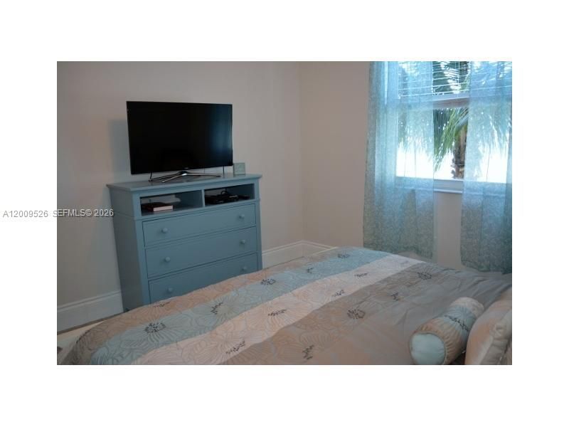 17100 N Bay Rd, Unit 1307, Sunny Isles Beach, FL 33160 Photo