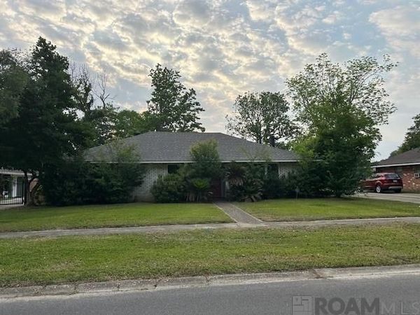 2523 Stonewood Dr, Baton Rouge, LA 70816