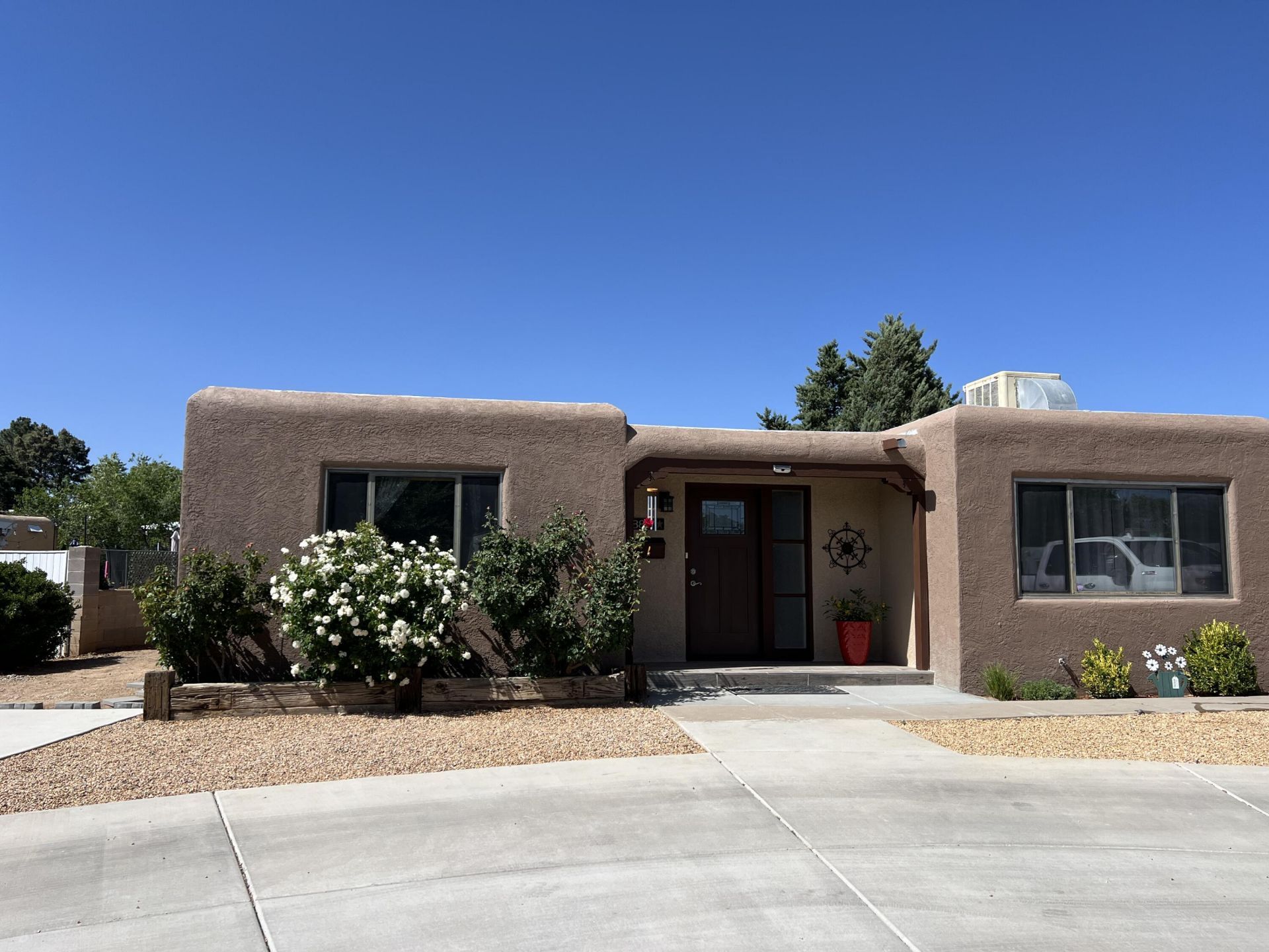 8817 Snowheights Boulevard Ne, Albuquerque, NM 87112 Main Photo