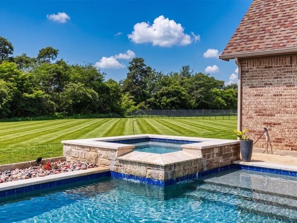 30 Laura Circle , Gunter, TX 75058