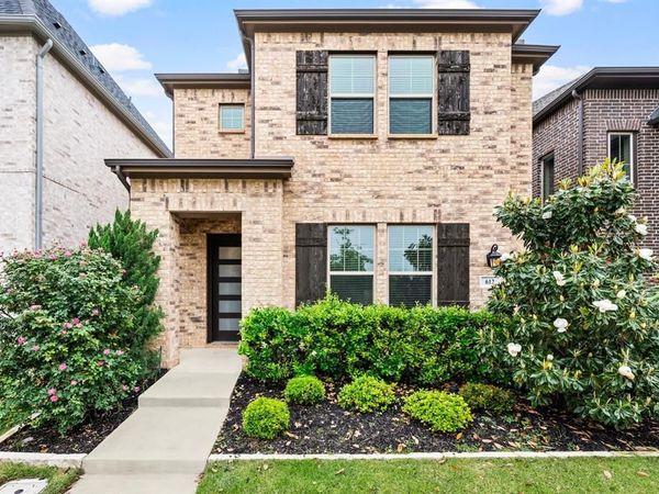 612 Courtyard Lane, Irving, TX 75039
