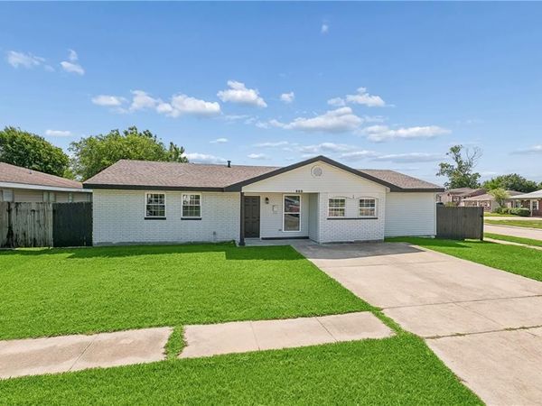 669 TAYLORBROOK Drive, Gretna, LA 70056