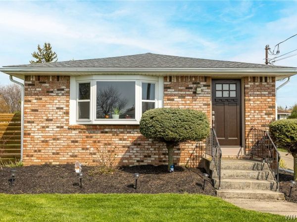 185 Dean Road , Depew, NY 14043