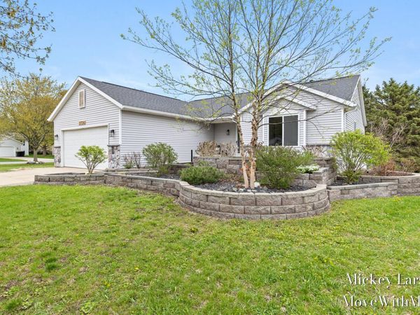 3724 Brookfield Drive, Hudsonville, MI 49426