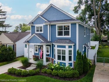 2220 Barrett Avenue, Royal Oak, Mi 48067