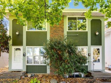 821 Weeks Avenue SE, Minneapolis, MN 55414