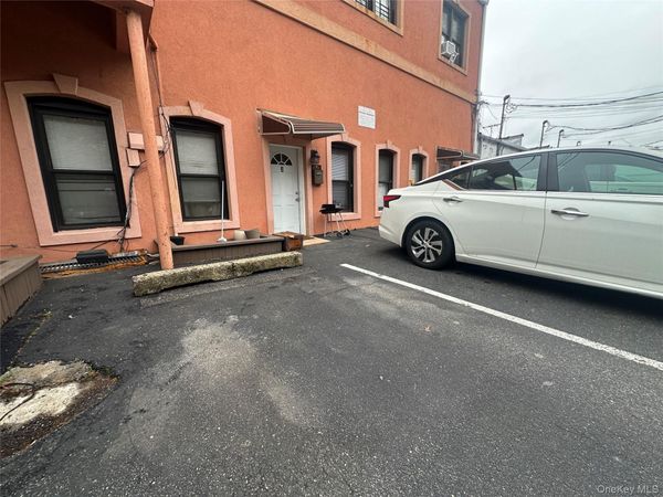 8 Lafayette Street , Williston Park, NY 11596