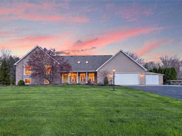 7 Winding Country Lane , Spencerport, NY 14559