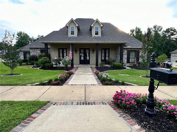 504 RICHFIELD Place , Pineville, LA 71360