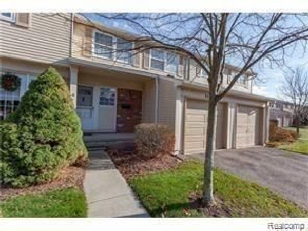 5117 Buckingham Drive, Troy, MI 48098