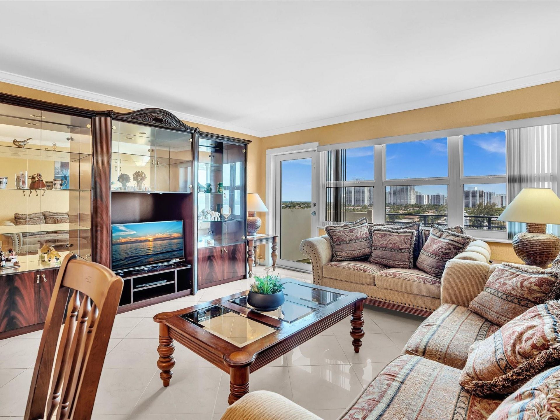 401 Golden Isles Drive, Unit 1007, Hallandale Beach, FL 33009 Photo
