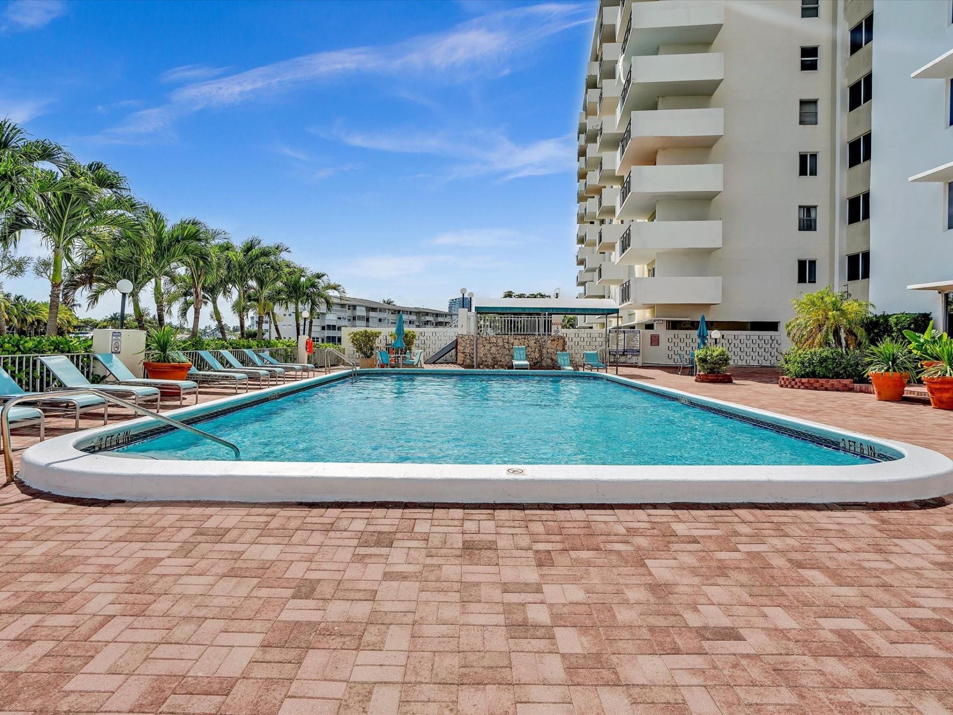 401 Golden Isles Drive, Unit 1007, Hallandale Beach, FL 33009 Photo