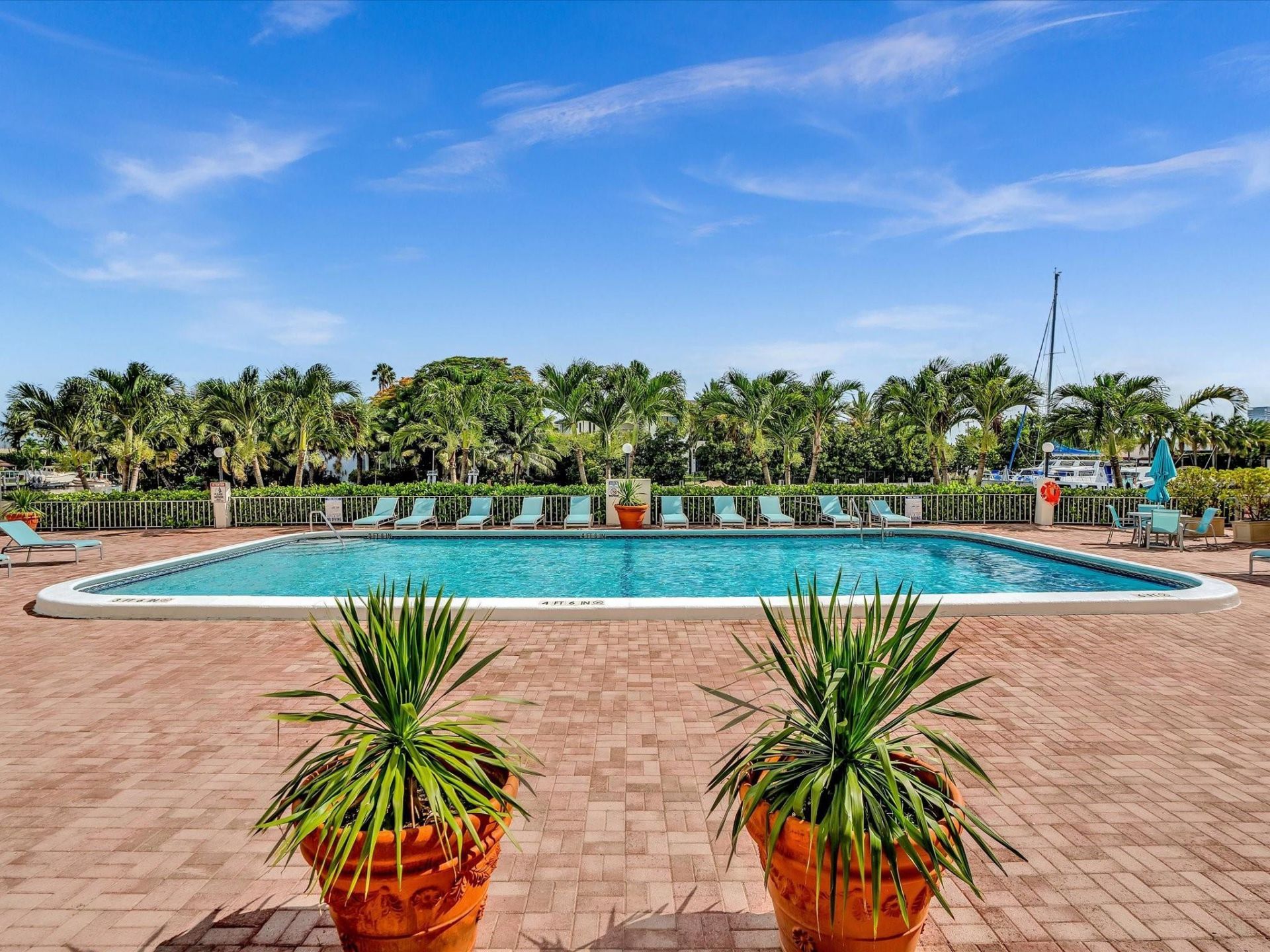 401 Golden Isles Drive, Unit 1007, Hallandale Beach, FL 33009 Photo