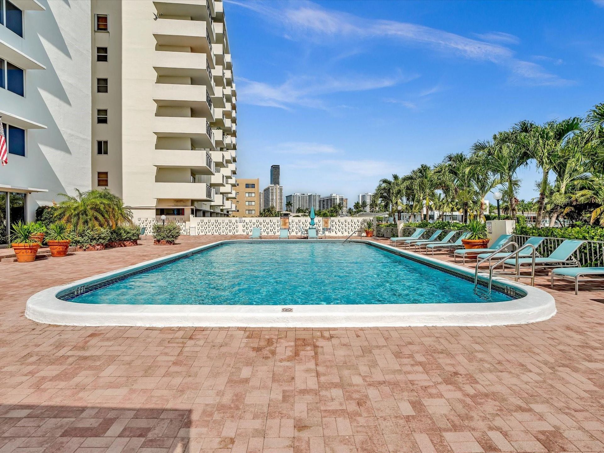 401 Golden Isles Drive, Unit 1007, Hallandale Beach, FL 33009 Photo