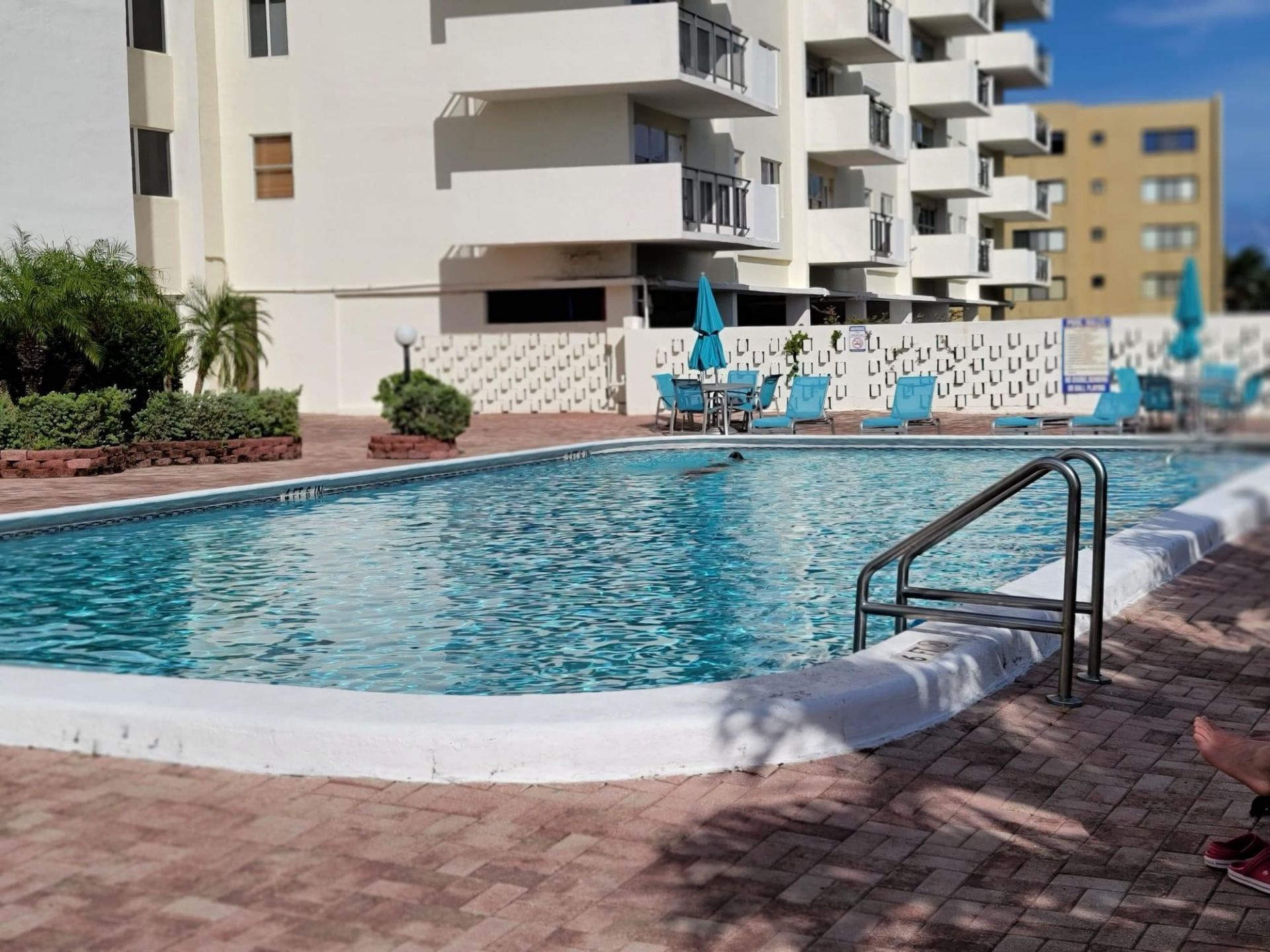 401 Golden Isles Drive, Unit 1007, Hallandale Beach, FL 33009 Photo