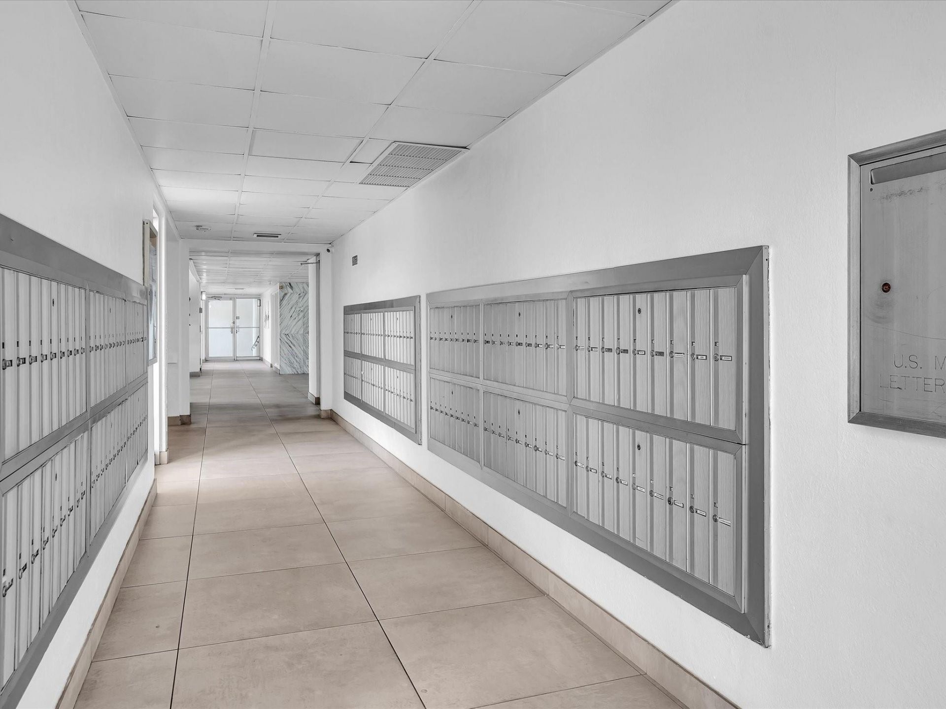 401 Golden Isles Drive, Unit 1007, Hallandale Beach, FL 33009 Photo