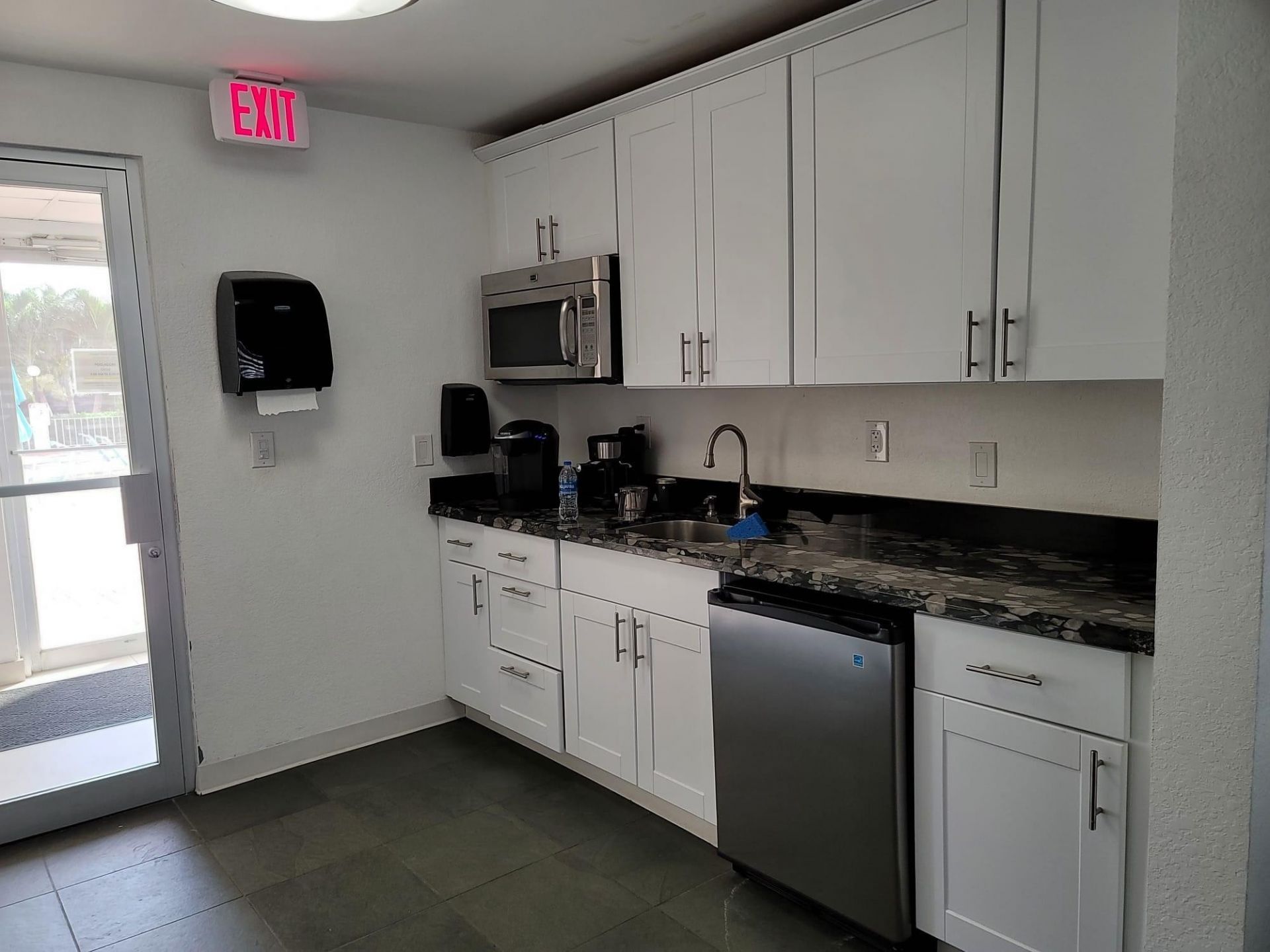 401 Golden Isles Drive, Unit 1007, Hallandale Beach, FL 33009 Photo