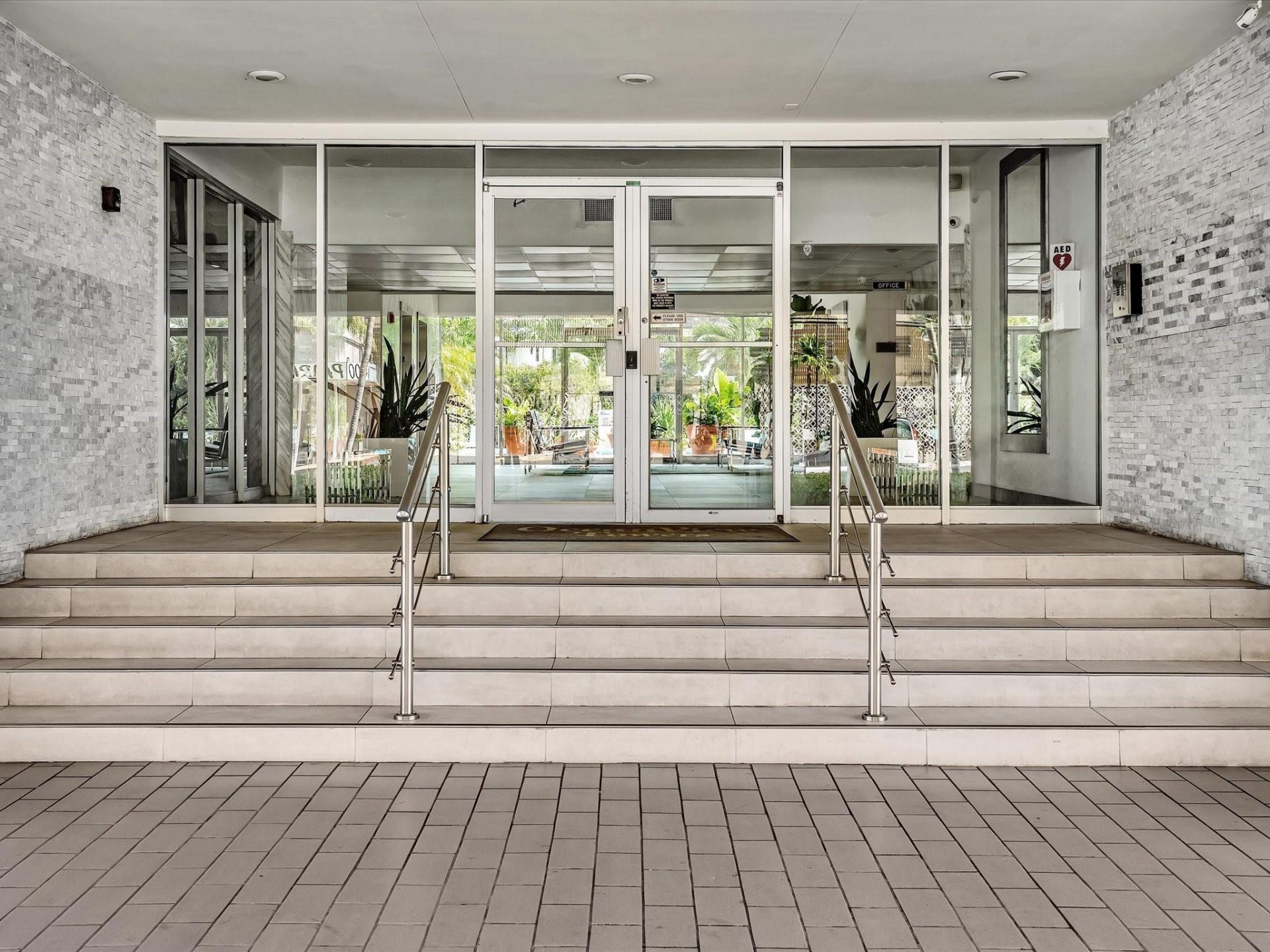 401 Golden Isles Drive, Unit 1007, Hallandale Beach, FL 33009 Photo