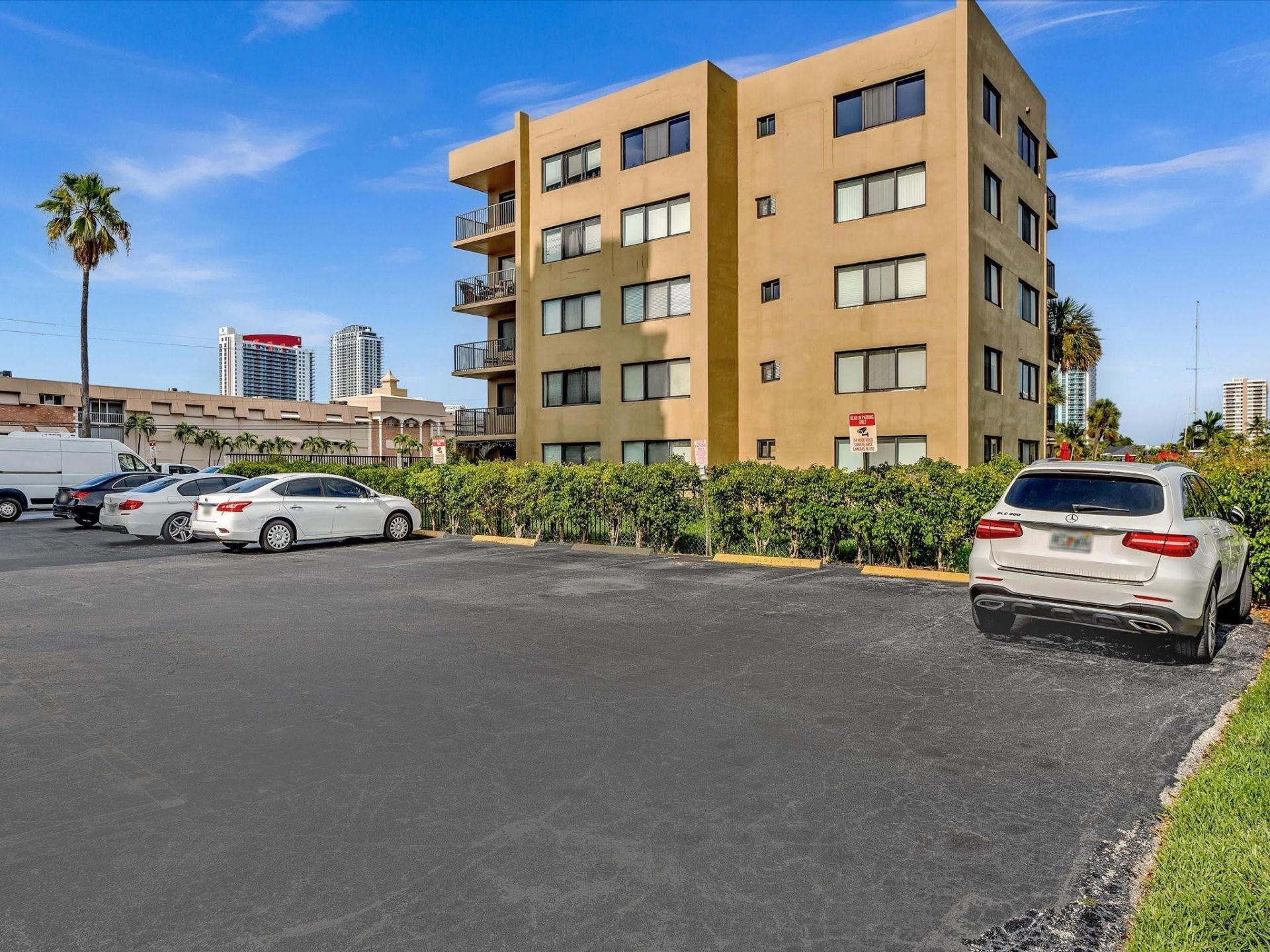 401 Golden Isles Drive, Unit 1007, Hallandale Beach, FL 33009 Photo