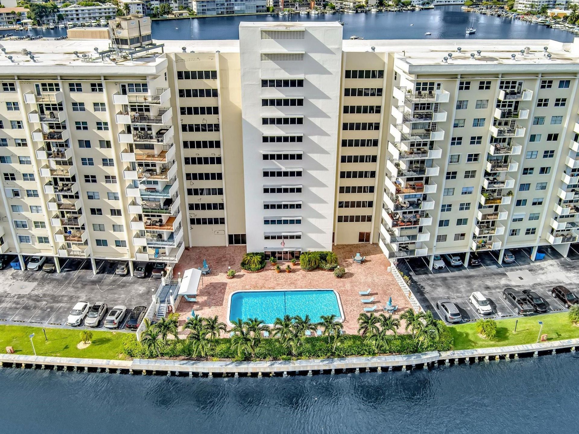 401 Golden Isles Drive, Unit 1007, Hallandale Beach, FL 33009 Photo