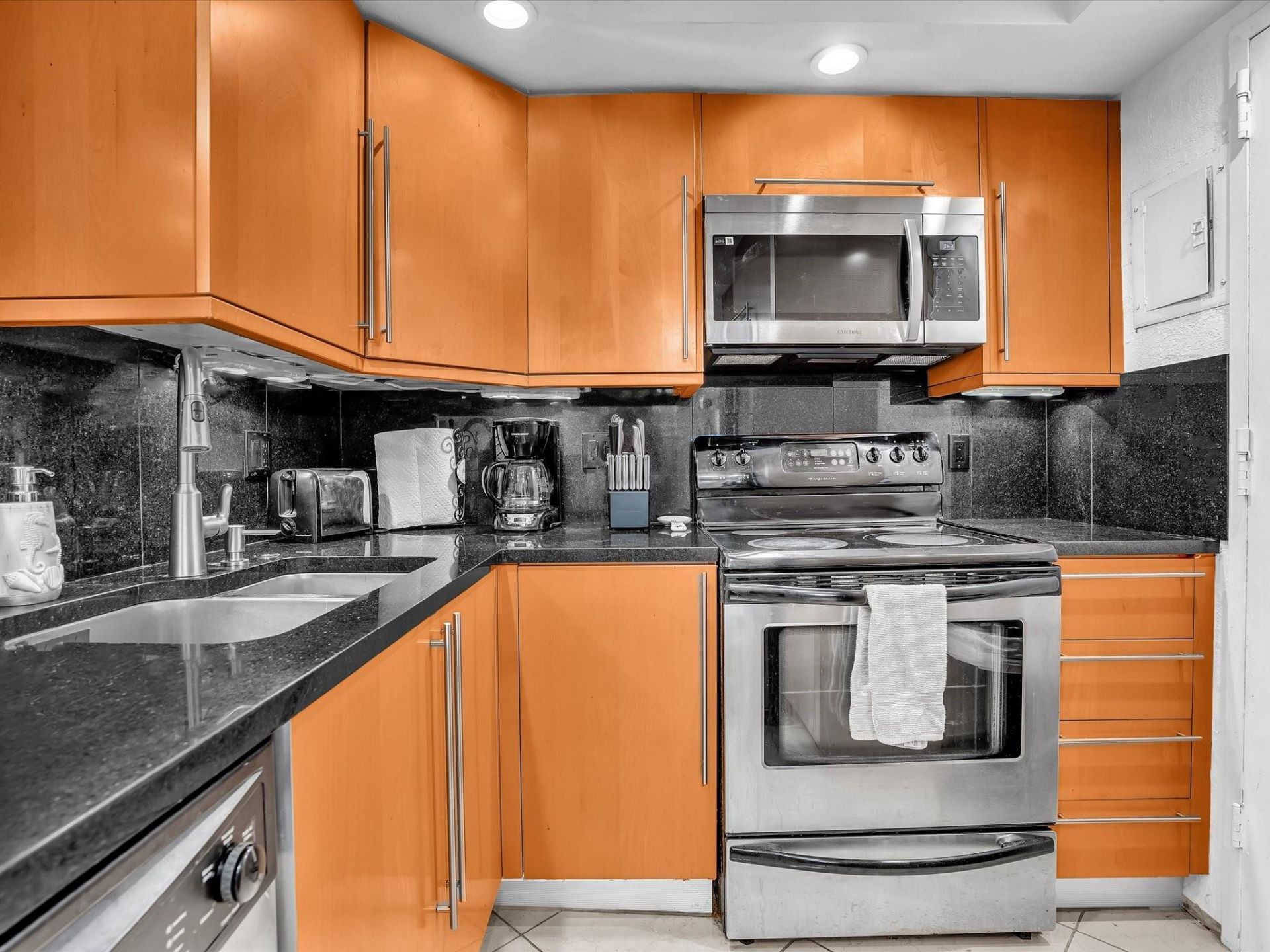 401 Golden Isles Drive, Unit 1007, Hallandale Beach, FL 33009 Photo
