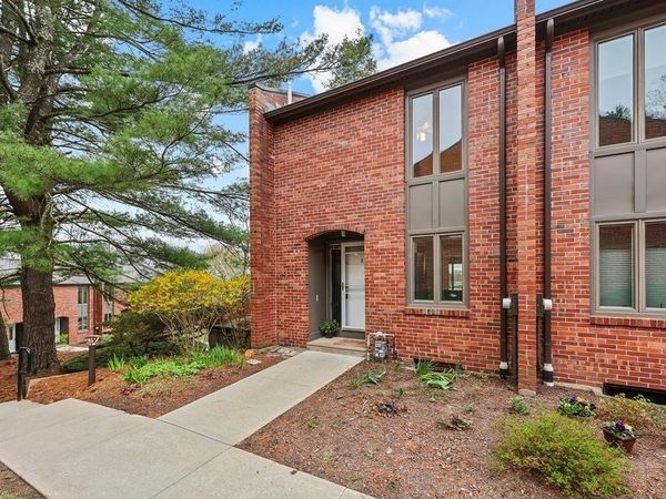 8 Sutton Ct, Unit 8, Amherst, MA 01002