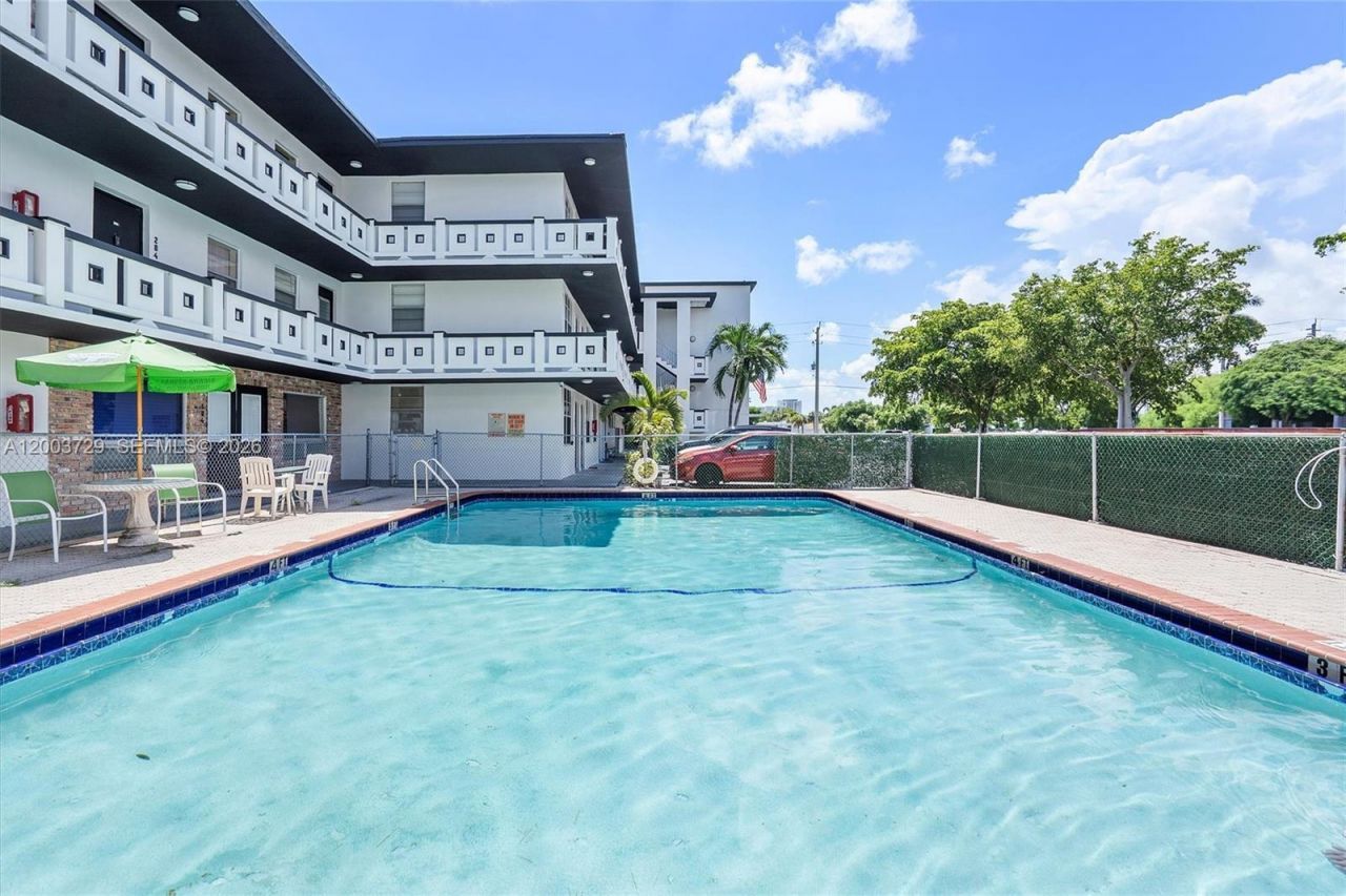 1715 N 16th Ave, Unit 111, Hollywood, FL 33020 Photo