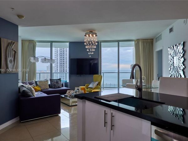300 S Biscayne Blvd , Unit T-2108, Miami, FL 33131