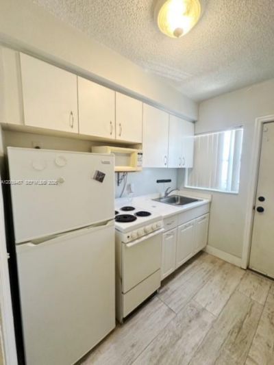 9248 Collins Ave, Unit 105, Surfside, FL 33154 Photo