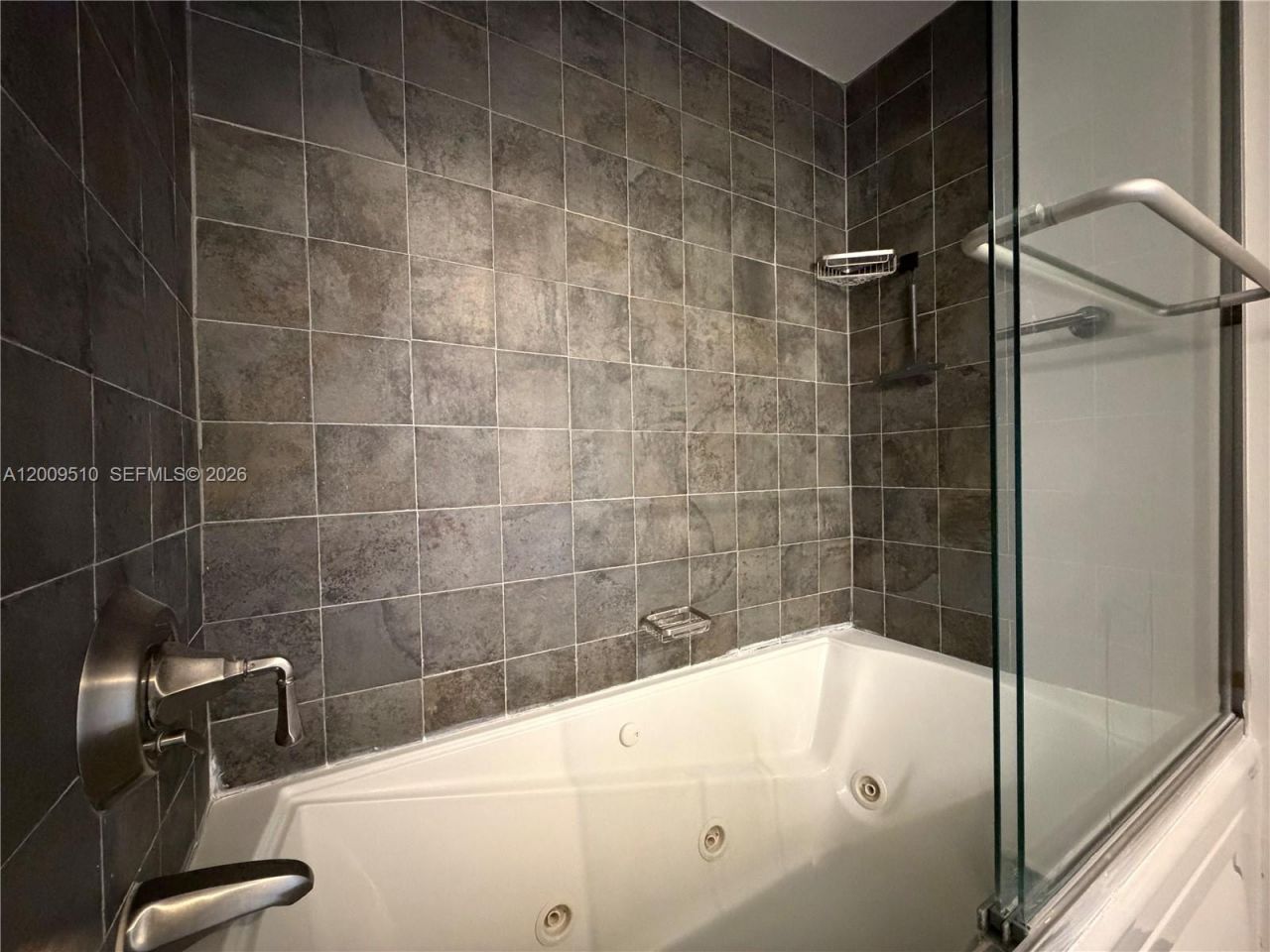 20515 E Country Club Dr, Unit 1642, Aventura, FL 33180 Photo