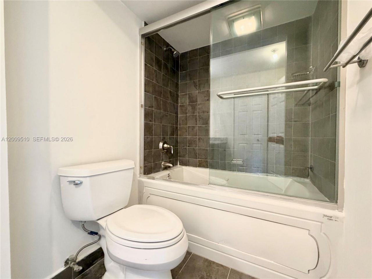 20515 E Country Club Dr, Unit 1642, Aventura, FL 33180 Photo